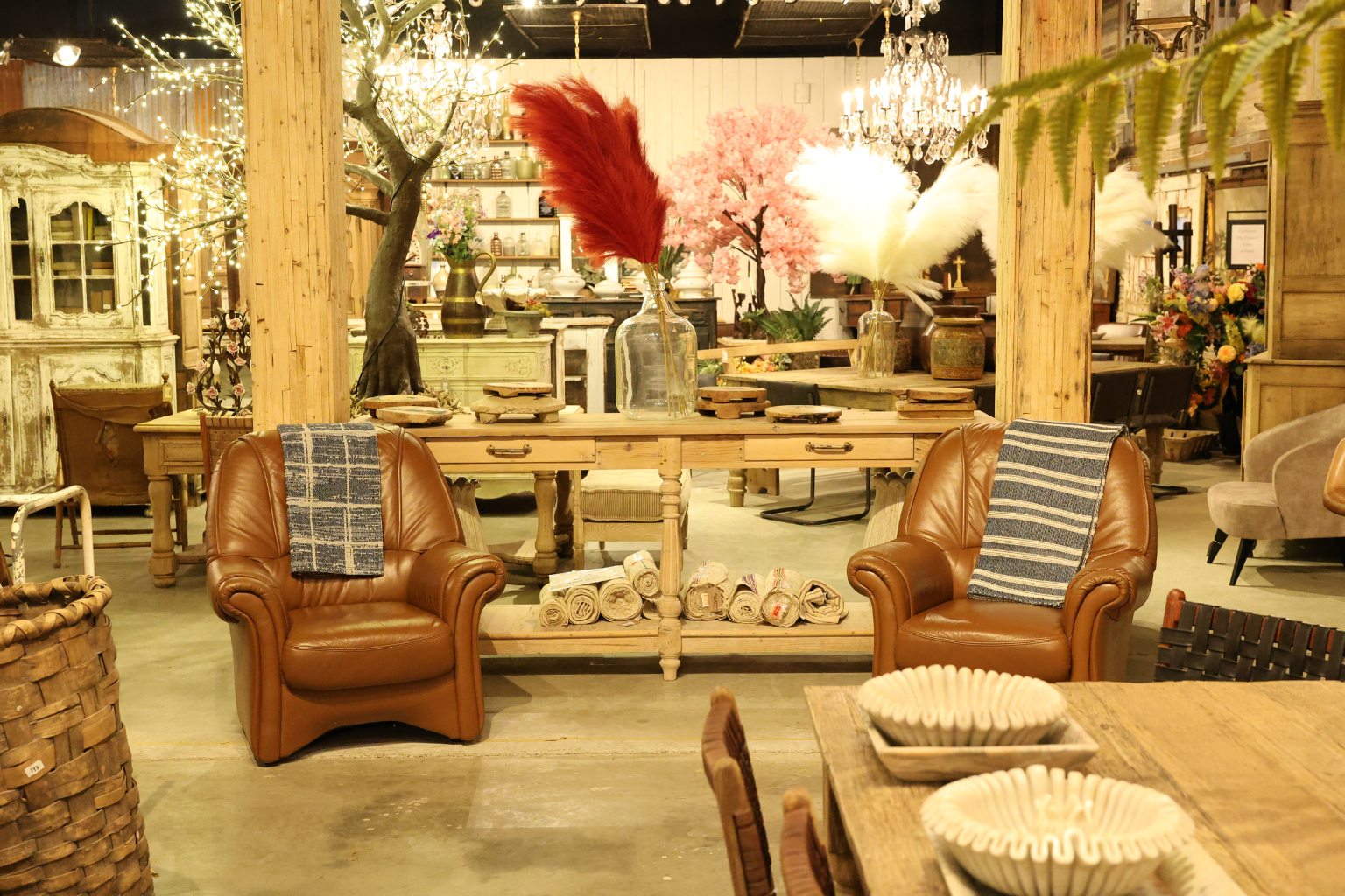Seating – Old World Antieks