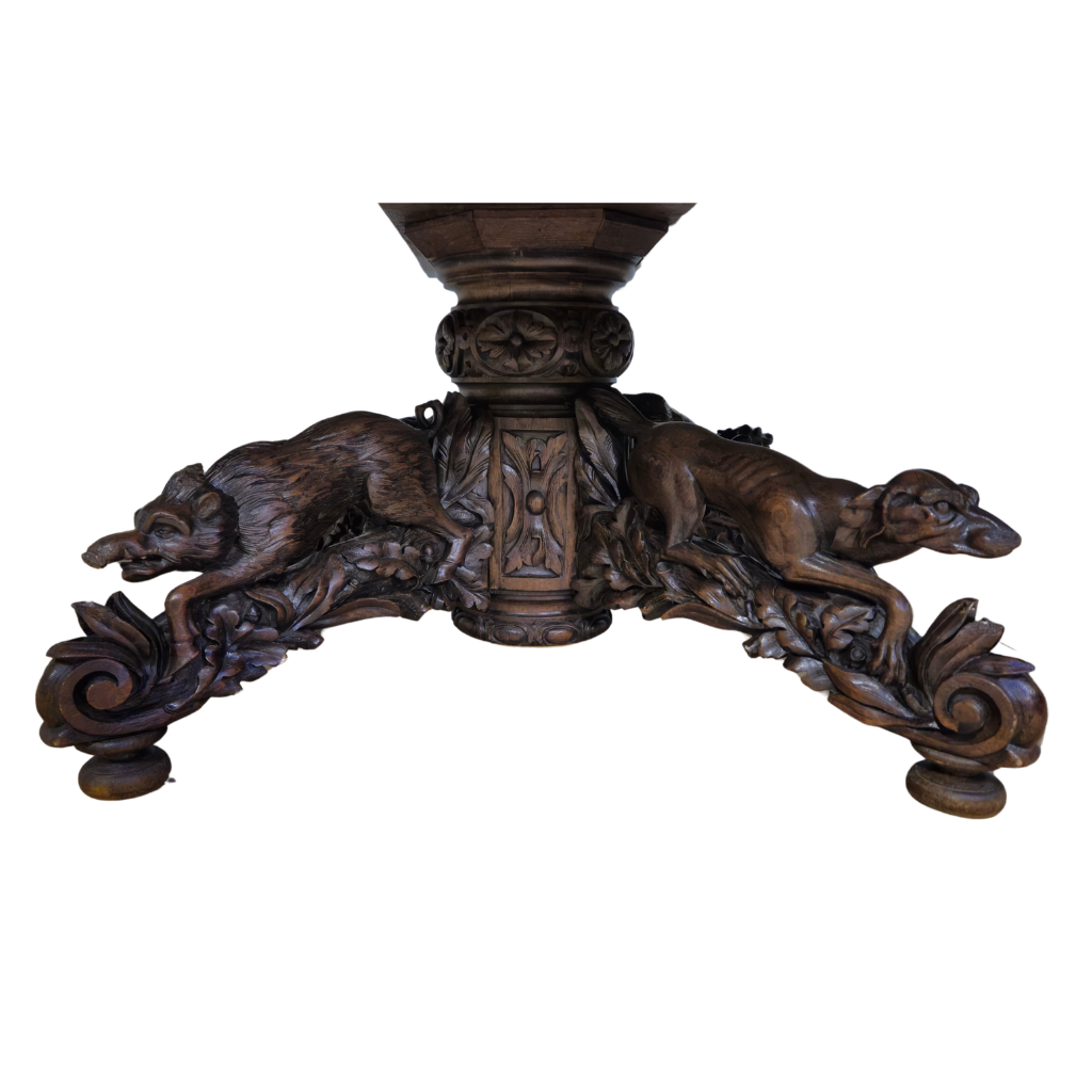 Hunt table