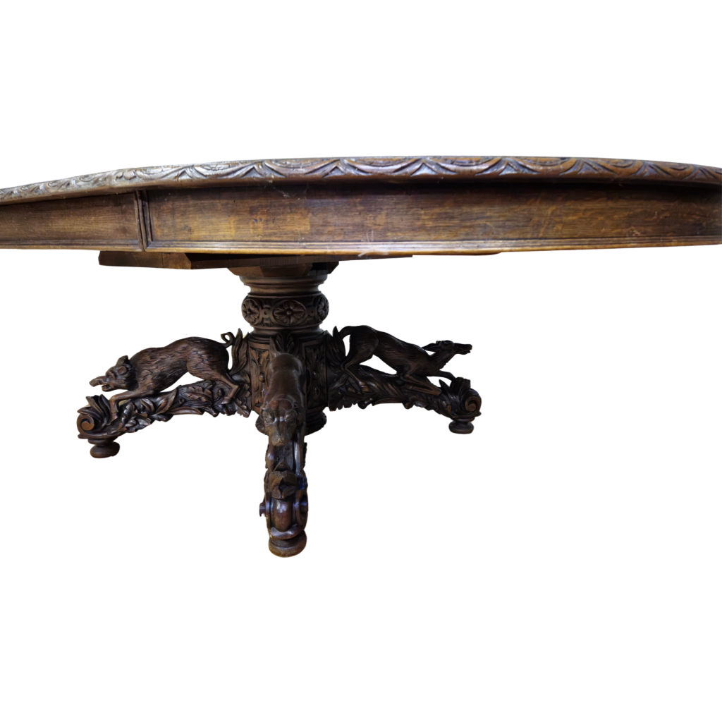 Hunt table