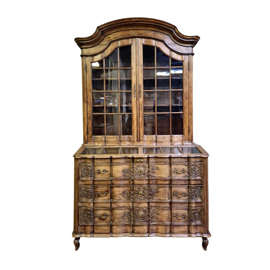Vitrine cabinet