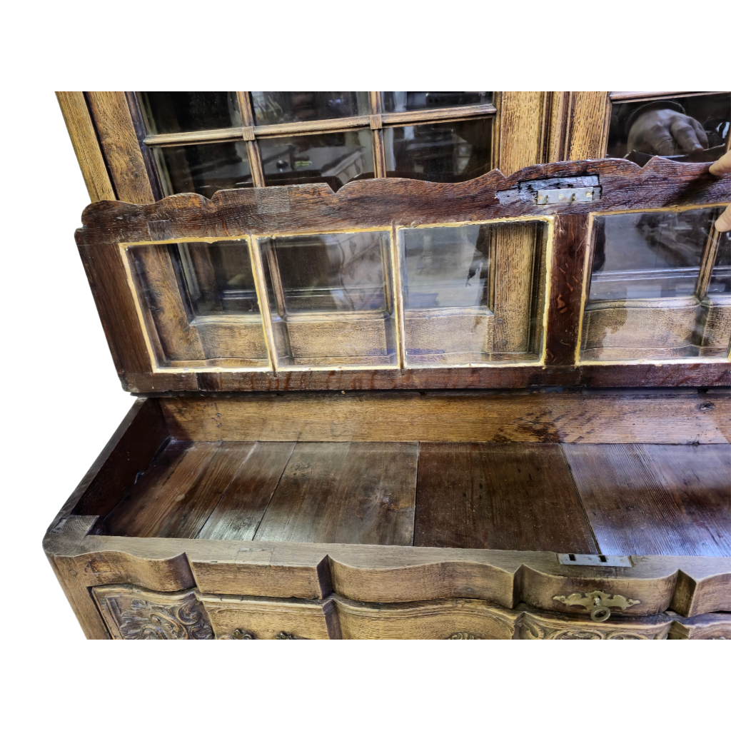 Vitrine cabinet