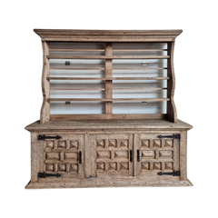 Kitchen cabinet