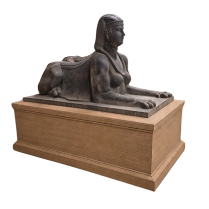 Grand pair Statues